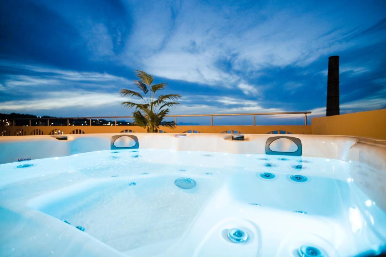 Thea - Rooftop Seaview Jacuzzi Rethymno  Exterior photo